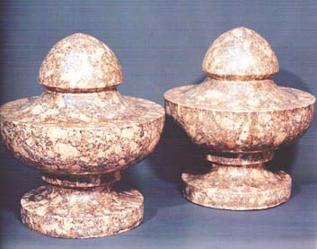 Vases Palissy ou escargots de mobilier ancien référencé: ID1 1647