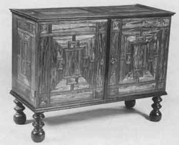 Cabinet marqueté de mobilier ancien référencé: ID1 276
