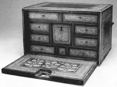 Cabinet Petit cabinet de mobilier ancien référencé: ID1 350