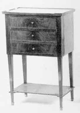 Chevet A tiroirs de mobilier ancien référencé: ID1 1053