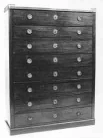 Chiffonnier 8 tiroirs de mobilier ancien référencé: ID1 239