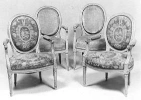 Fauteuil Médaillon de mobilier ancien référencé: ID1 1588