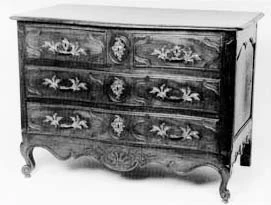 Commode 4 tiroirs sur 3 rangs de mobilier ancien référencé: ID1 1208
