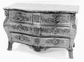 Commode 4 tiroirs sur 3 rangs de mobilier ancien référencé: ID1 1429
