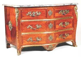 Commode 4 tiroirs sur 3 rangs de mobilier ancien référencé: ID1 1539