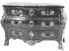 Commode 4 tiroirs sur 3 rangs de mobilier ancien référencé: ID1 1871