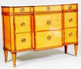 Commode Ressaut ou double ressauts de mobilier ancien référencé: ID1 1233