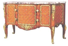 Commode Ressaut ou double ressauts de mobilier ancien référencé: ID1 1826