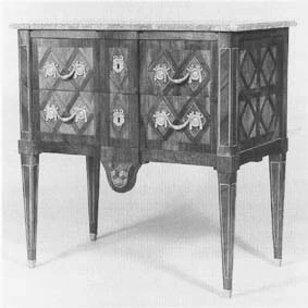 Commode Ressaut ou double ressauts de mobilier ancien référencé: ID1 921