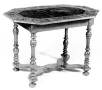 Table A entretoise de mobilier ancien référencé: ID1 1952