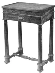 Table A jeux de mobilier ancien référencé: ID1 1915