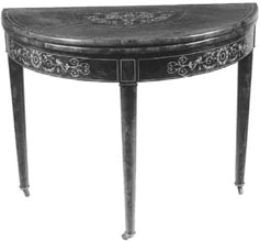 Table A jeux de mobilier ancien référencé: ID1 1916