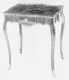 Table A plateau polylobé de mobilier ancien référencé: ID1 1025