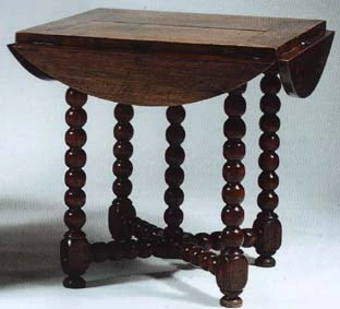 Table A volets de mobilier ancien référencé: ID1 54