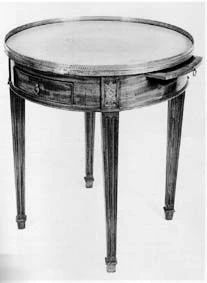 Table Bouillotte de mobilier ancien référencé: ID1 728