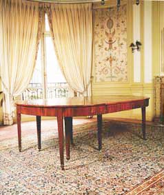 Table De salle à manger de mobilier ancien référencé: ID1 1261