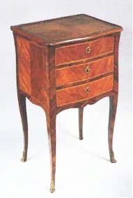 Table De salon de mobilier ancien référencé: ID1 1329