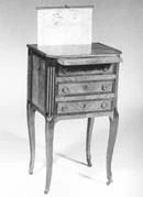 Table De salon de mobilier ancien référencé: ID1 1968