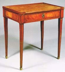 Table De salon de mobilier ancien référencé: ID1 2215