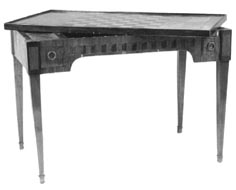 Table Tric-trac de mobilier ancien référencé: ID1 1772